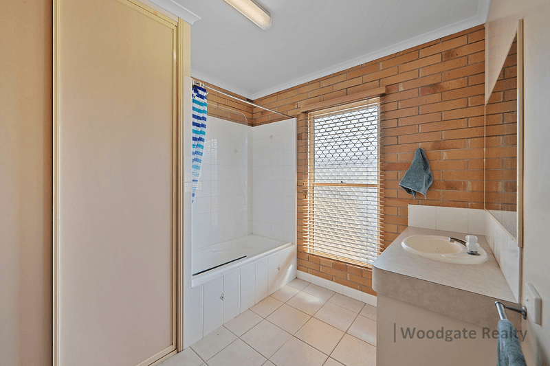 5/2 Poinciana Court, WOODGATE, QLD 4660