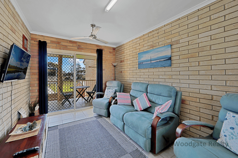 5/2 Poinciana Court, WOODGATE, QLD 4660