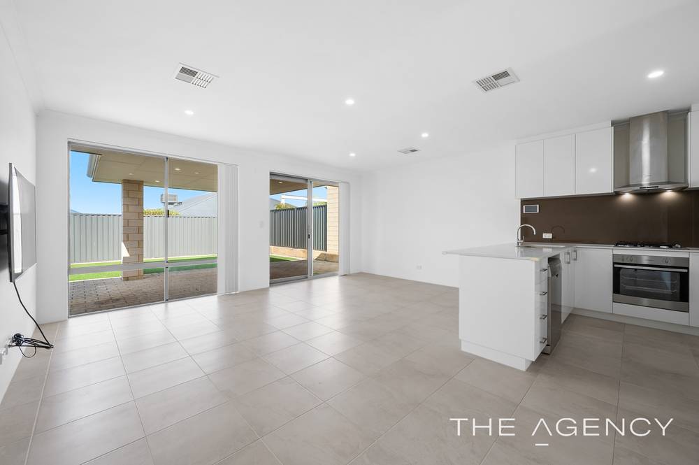 35 Citrine Street, Treeby, WA 6164