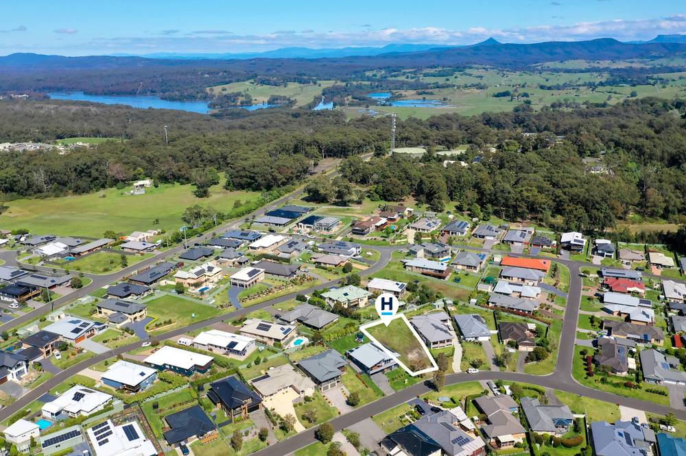 77 Golden Wattle Drive, ULLADULLA, NSW 2539