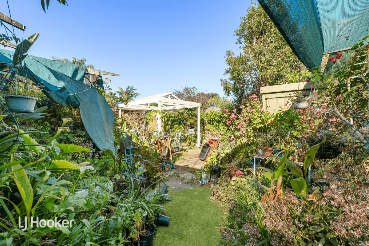 25 Wahroonga Avenue, Valley View, SA 5093