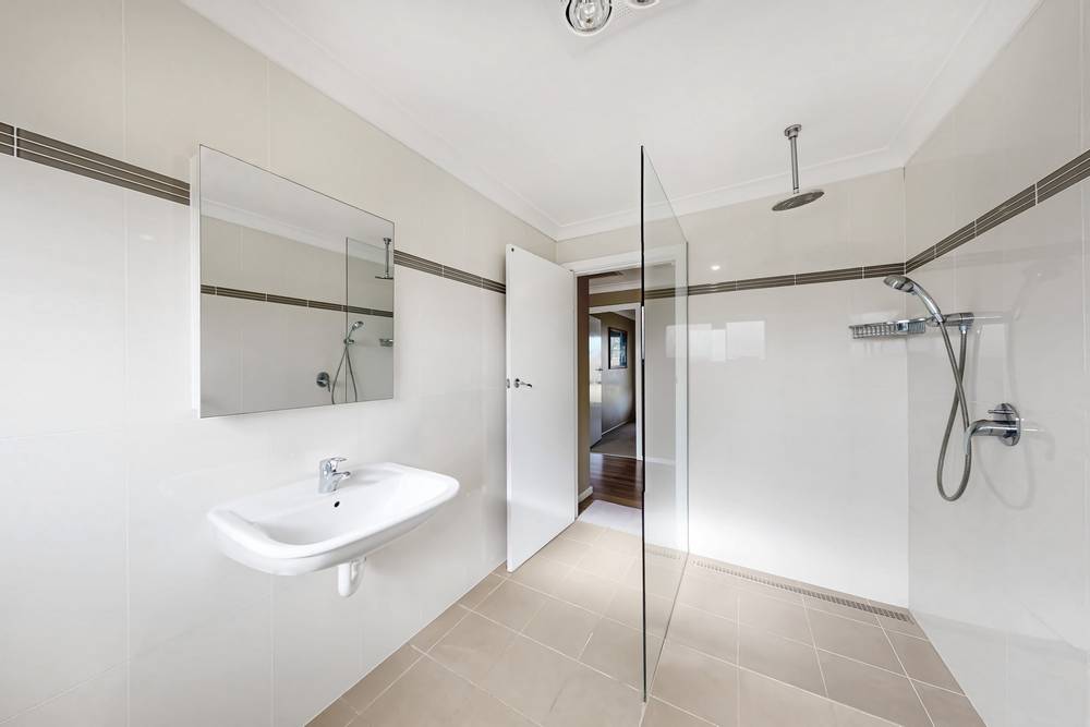 82 BOW STREET, MERRIWA, NSW 2329
