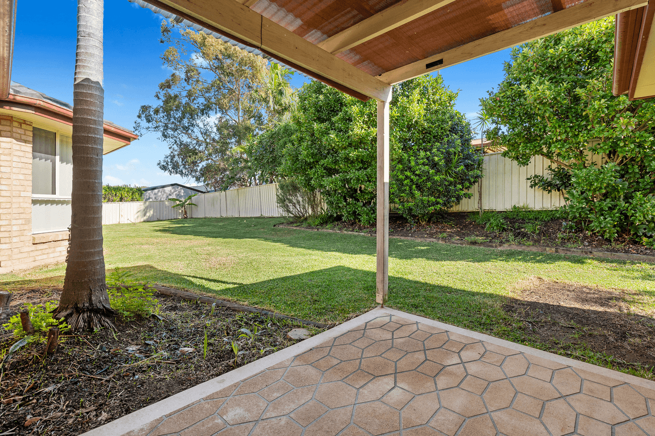 8 Mulwala Drive, WYEE POINT, NSW 2259