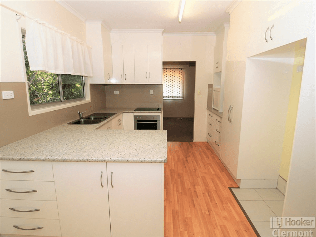 22 Collins Street, CLERMONT, QLD 4721