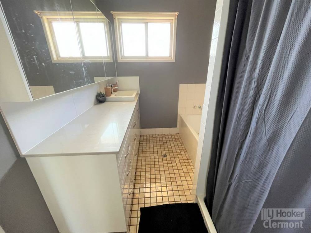18 Blamey Street, CLERMONT, QLD 4721