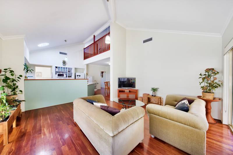 54 Delphine Avenue, DIANELLA, WA 6059