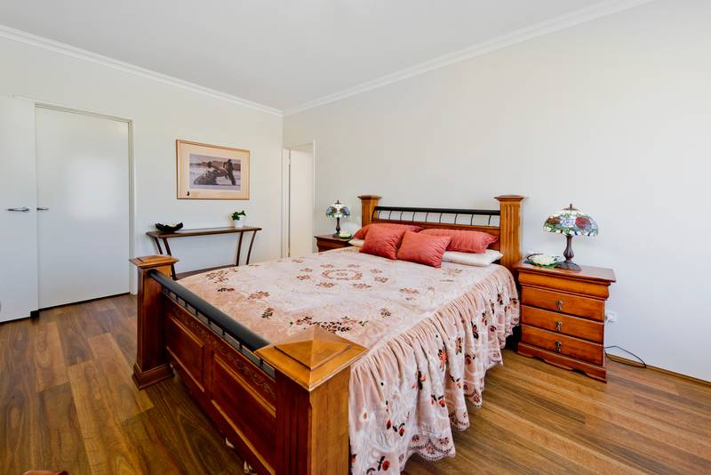 54 Delphine Avenue, DIANELLA, WA 6059