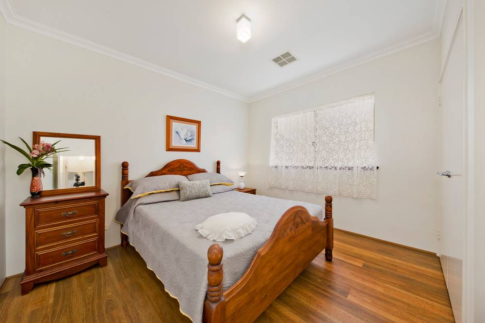 54 Delphine Avenue, DIANELLA, WA 6059