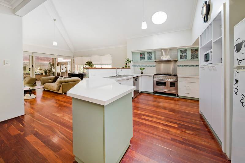 54 Delphine Avenue, DIANELLA, WA 6059