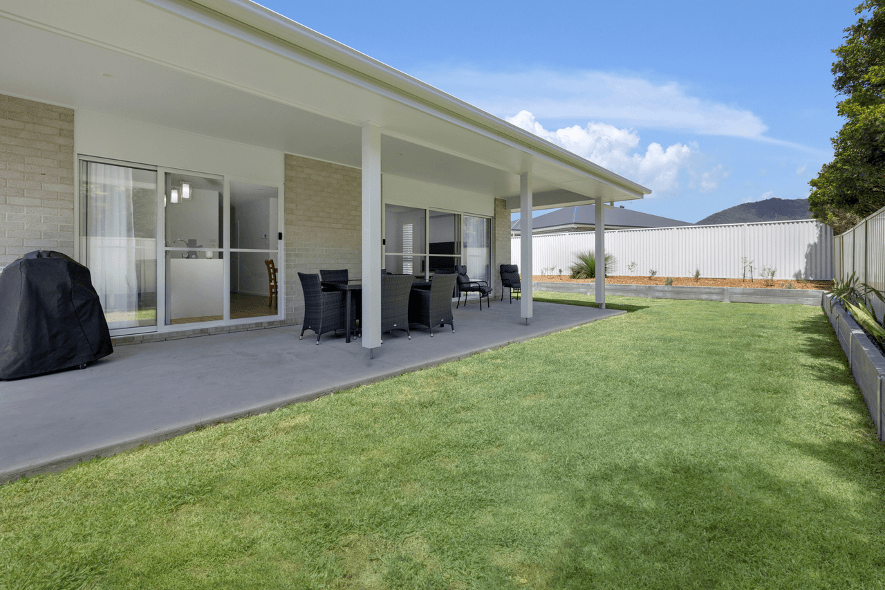 9 Borrowdale Avenue, DUNBOGAN, NSW 2443