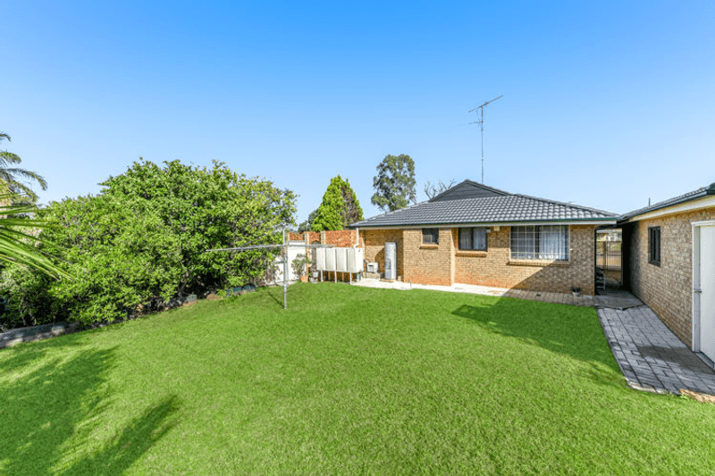 45 Hamlet Crescent, ROSEMEADOW, NSW 2560