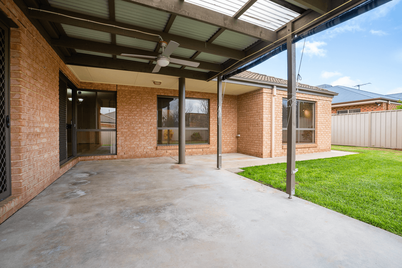 7 Dillagar Place, SPRINGDALE HEIGHTS, NSW 2641