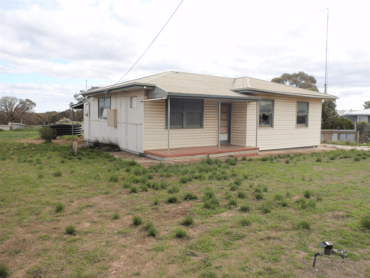 8 McNamara Road, MINNIPA, SA 5654