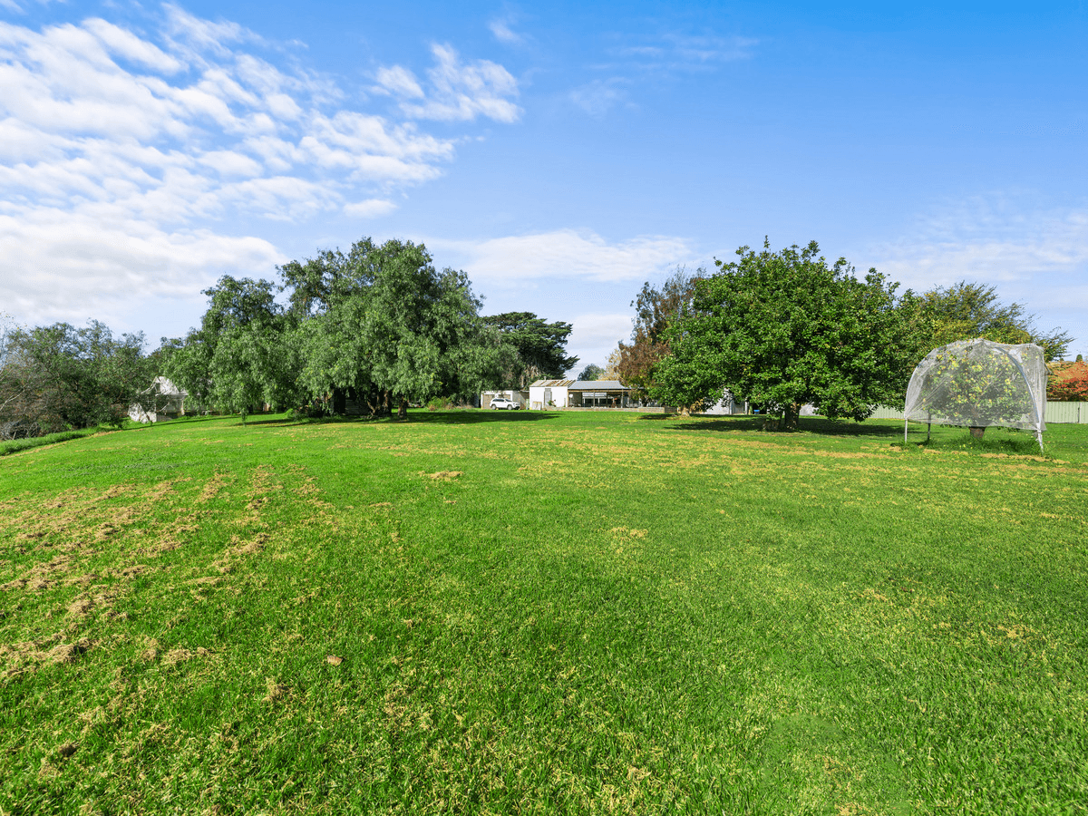 2821 Traralgon-Heyfield Road, Cowwarr, VIC 3857