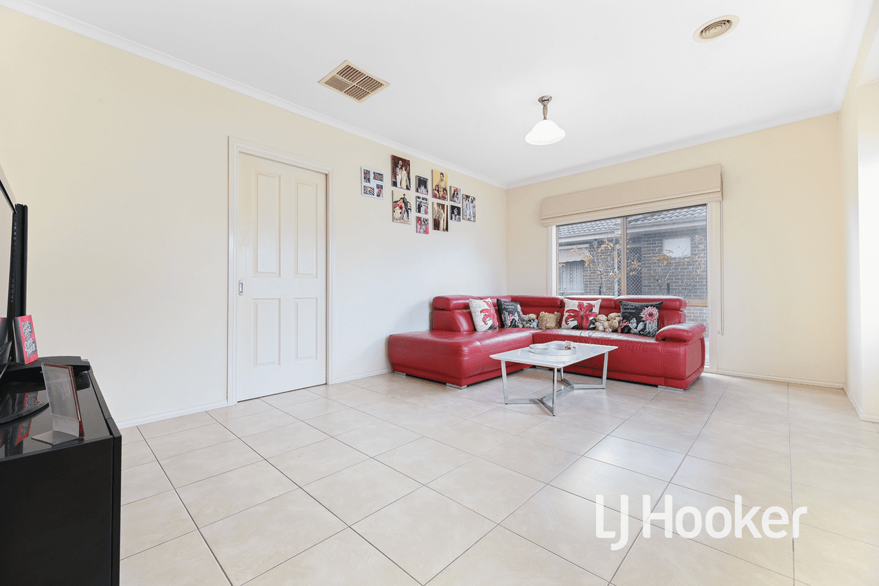 1/27-29 Rogers Street, PAKENHAM, VIC 3810