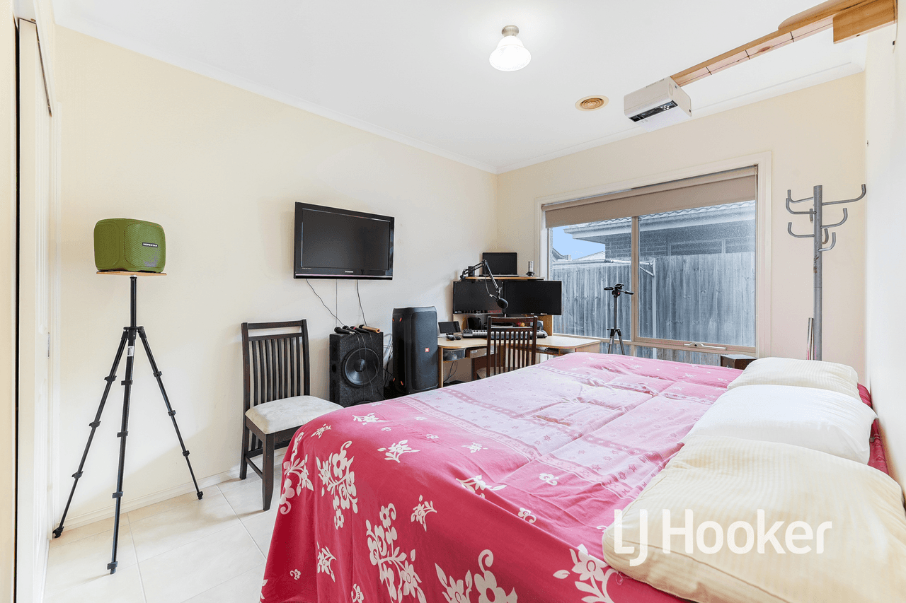 1/27-29 Rogers Street, PAKENHAM, VIC 3810