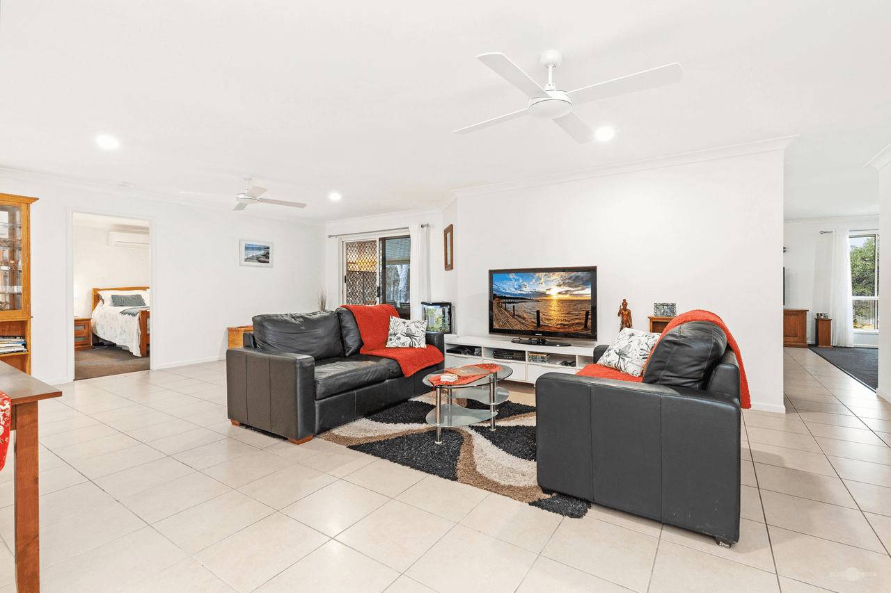 19 Sirenia Drive, BURRUM HEADS, QLD 4659