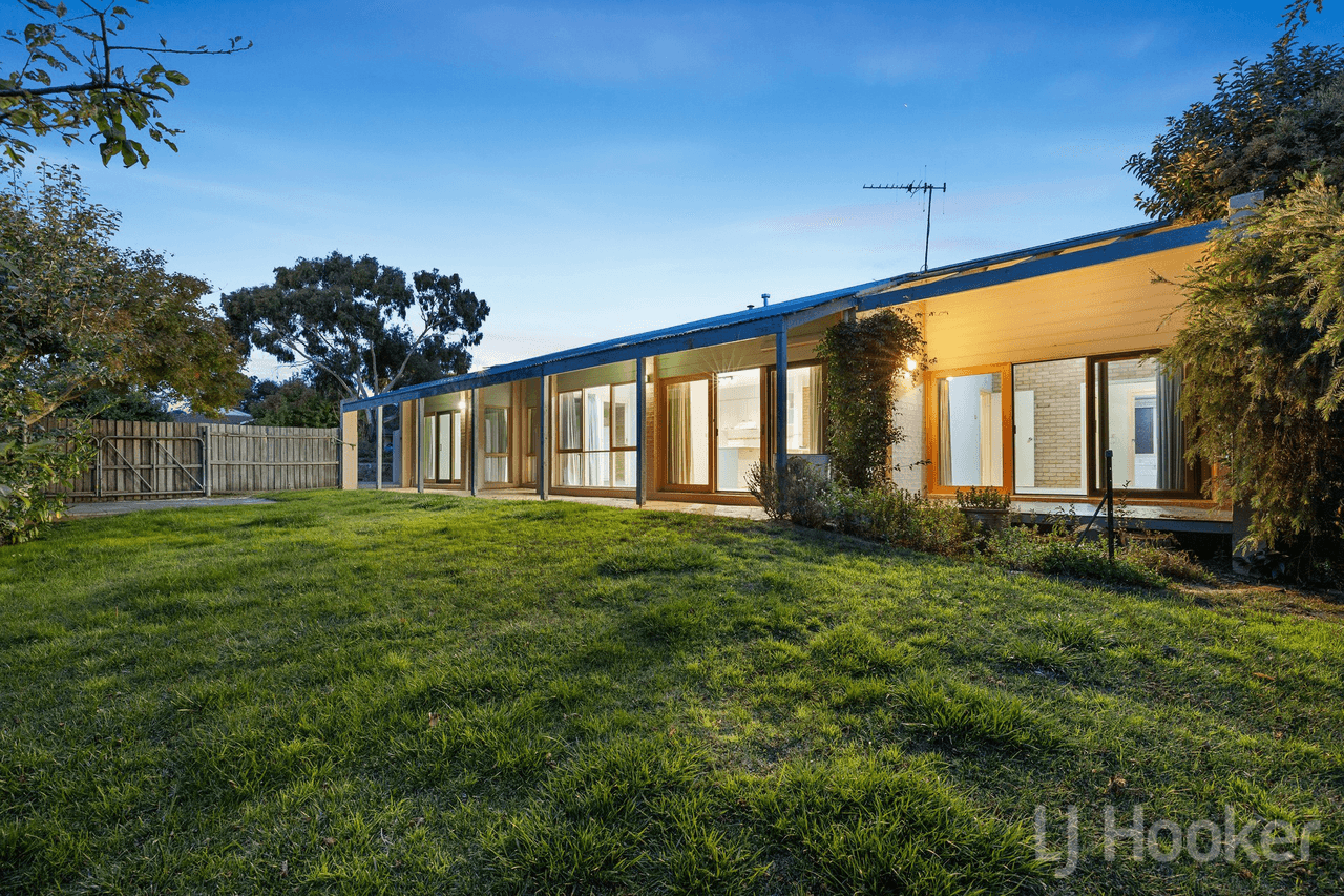 67 Bicentennial Drive, JERRABOMBERRA, NSW 2619