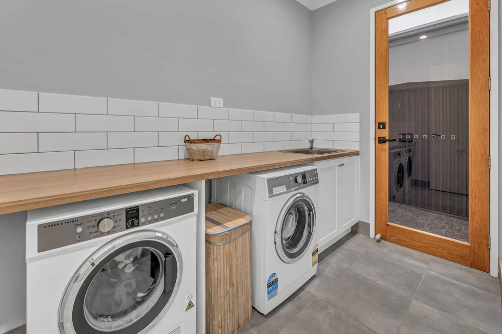 127 Melville Drive, PIMPAMA, QLD 4209