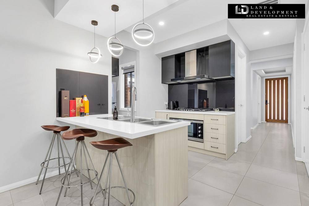 5 Linburn Street, THORNHILL PARK, VIC 3335