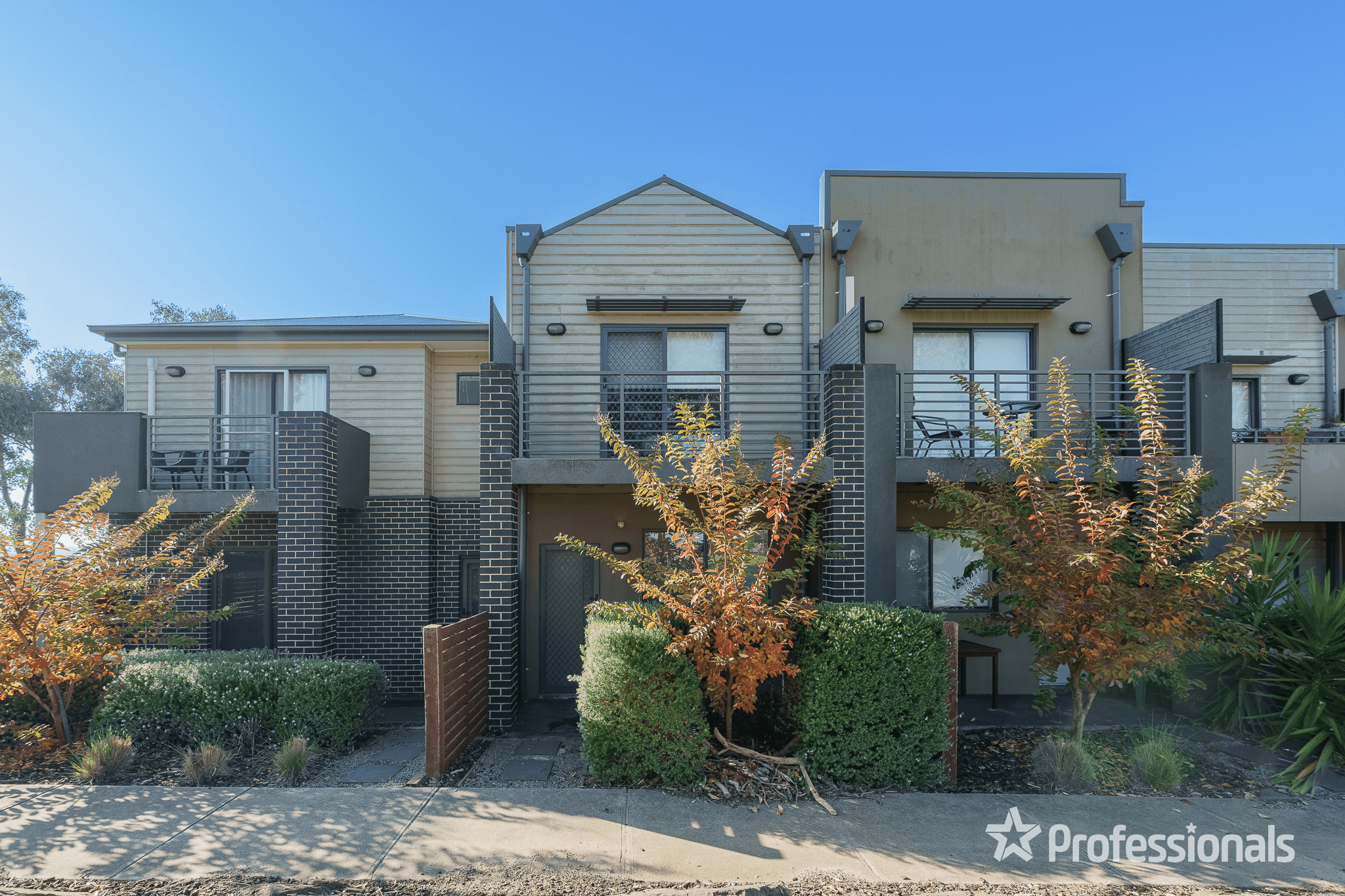 18 Demmie Mews, LYNDHURST, VIC 3975