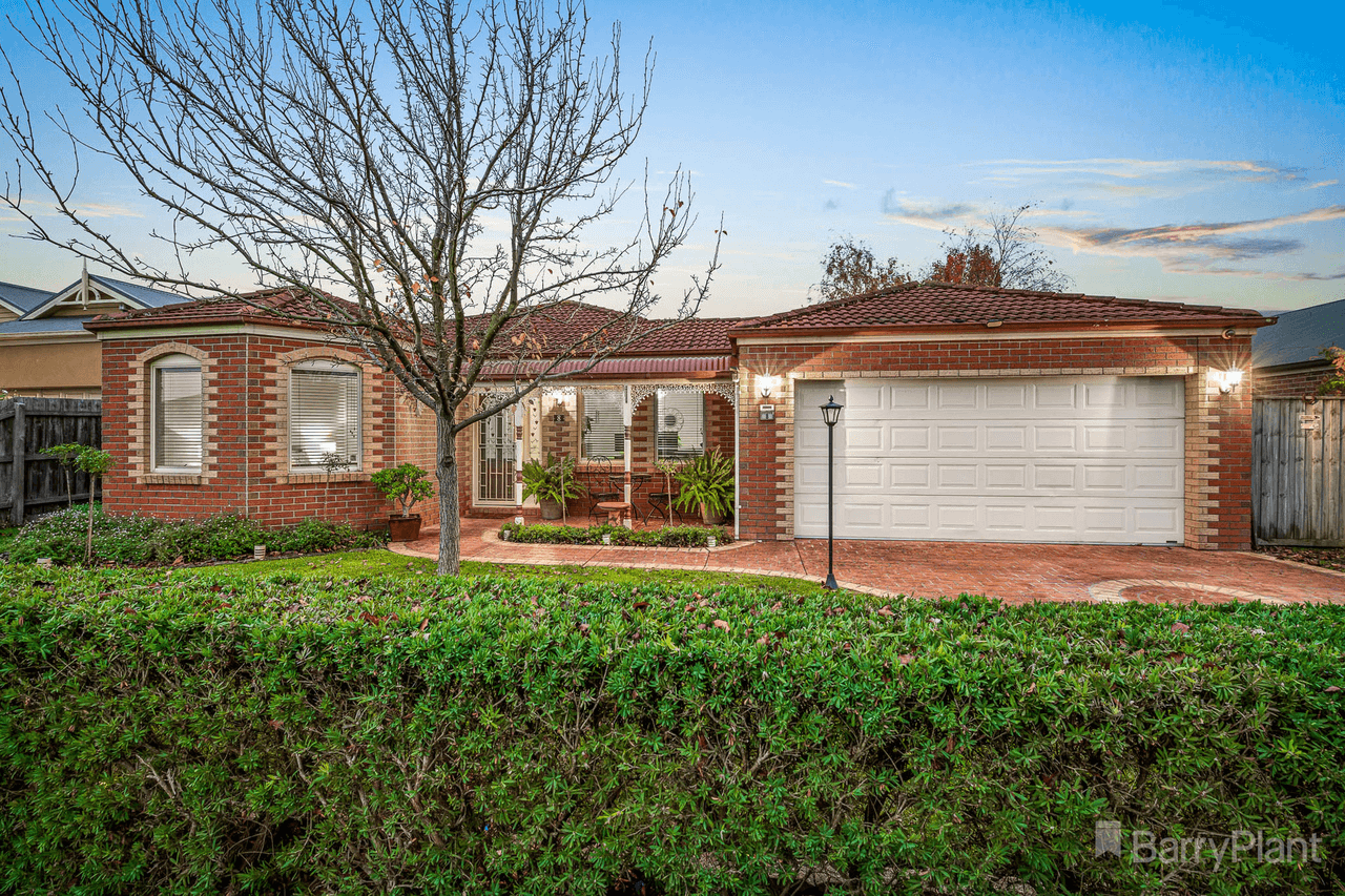 8 Chatsworth Court, Beaconsfield, VIC 3807