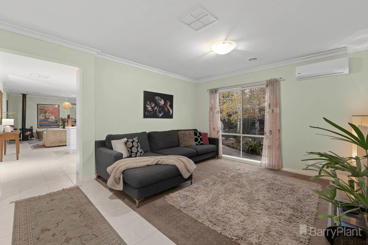 8 Chatsworth Court, Beaconsfield, VIC 3807