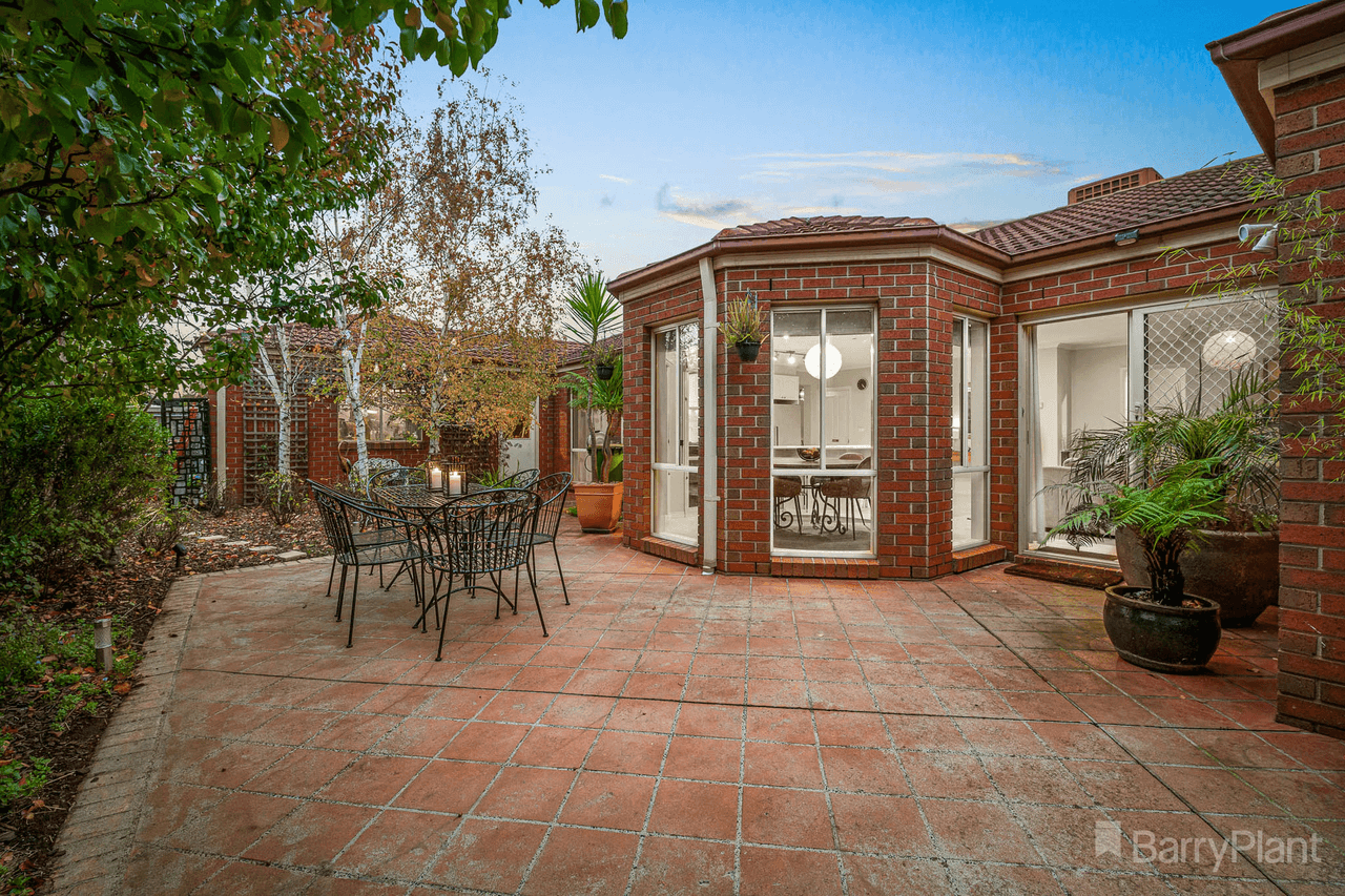 8 Chatsworth Court, Beaconsfield, VIC 3807