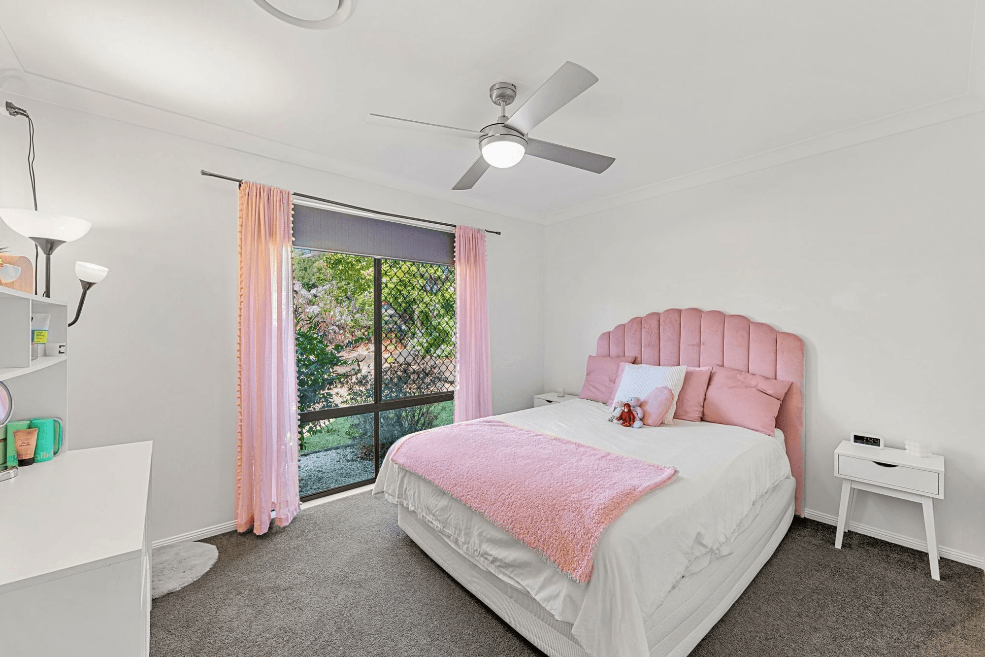 13 Edgeworth Place, HELENSVALE, QLD 4212