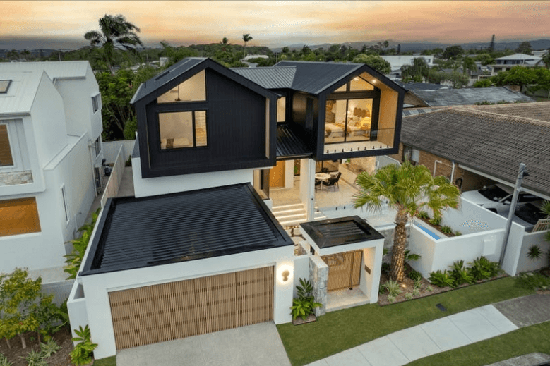 30A Mountain View Avenue, BURLEIGH WATERS, QLD 4220
