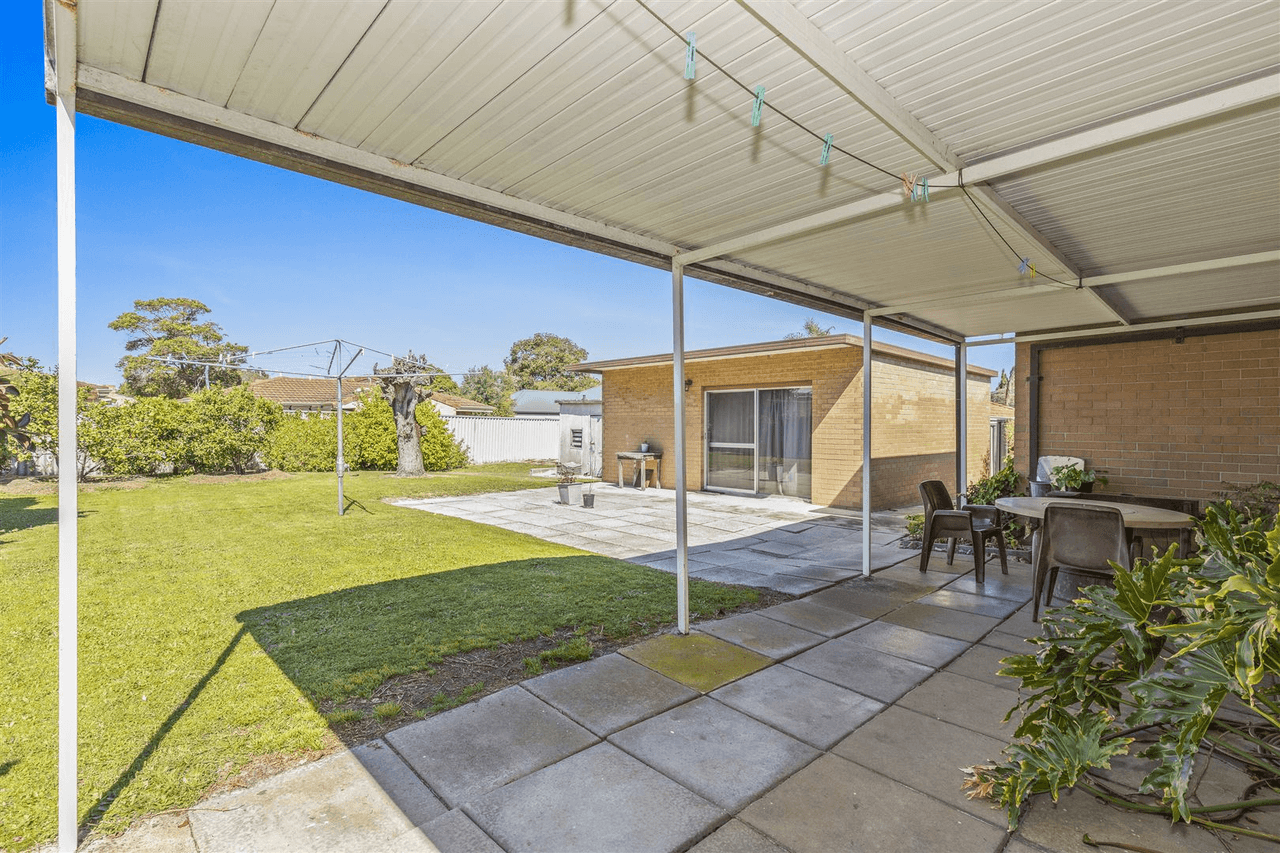 114 Kitchener Road, Alfred Cove, WA 6154