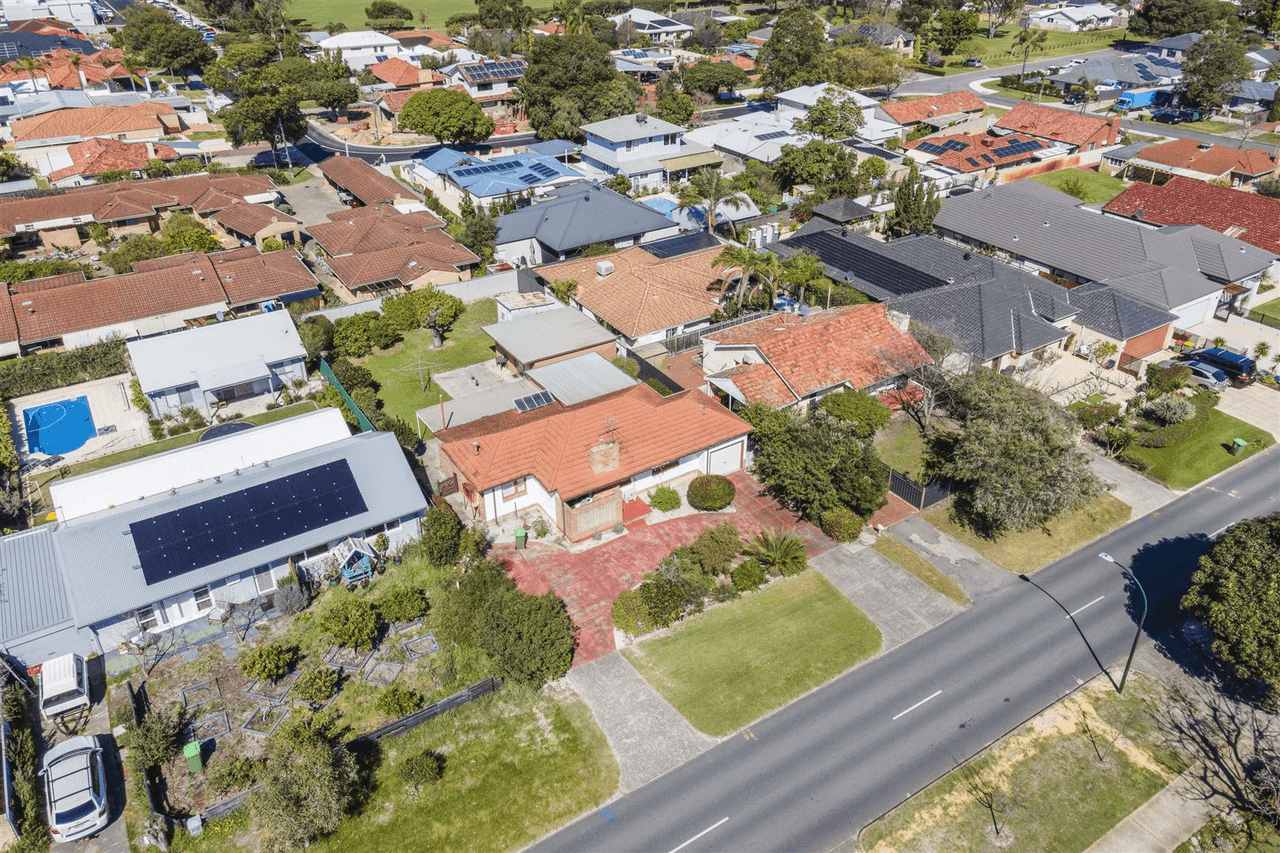 114 Kitchener Road, Alfred Cove, WA 6154