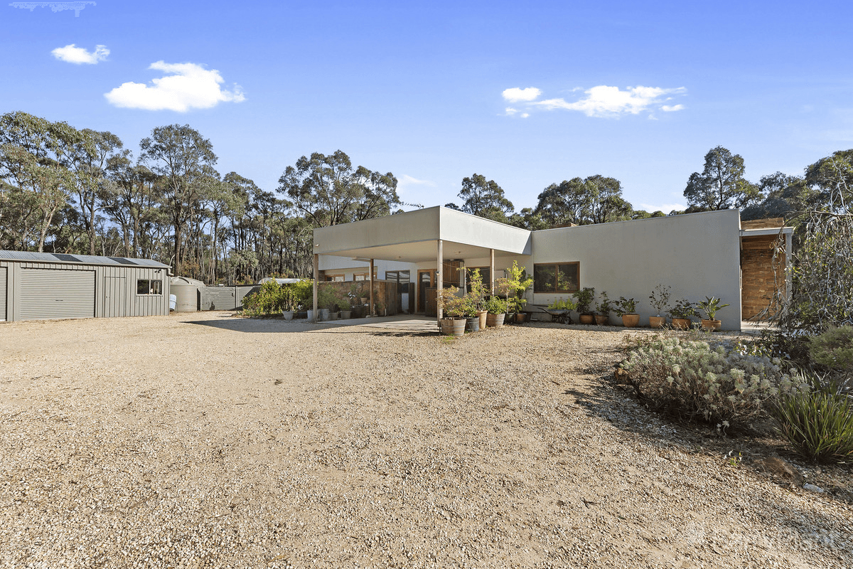 6 Kooroork Lane, Junortoun, VIC 3551