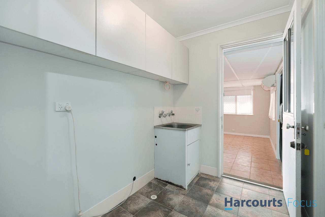 6 Curlew Court, KELMSCOTT, WA 6111