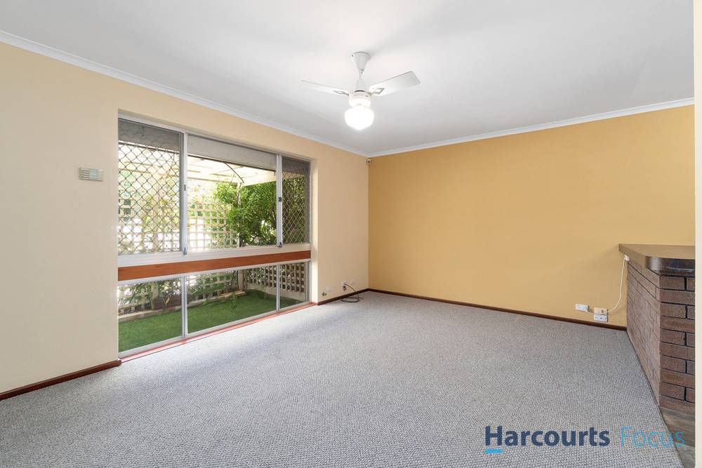 6 Curlew Court, KELMSCOTT, WA 6111