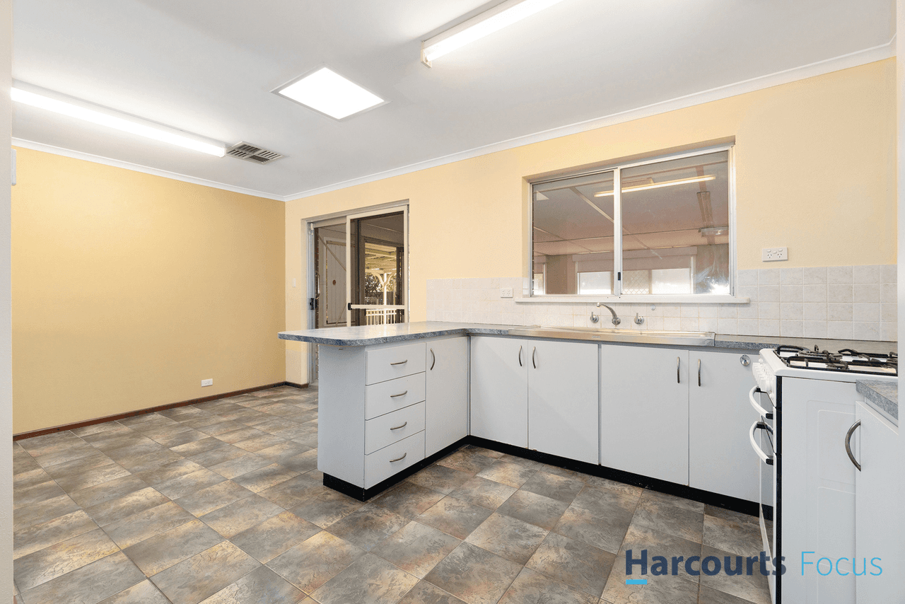 6 Curlew Court, KELMSCOTT, WA 6111