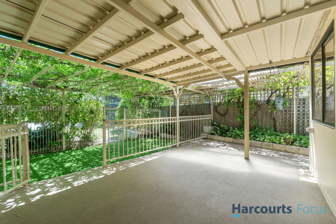 6 Curlew Court, KELMSCOTT, WA 6111