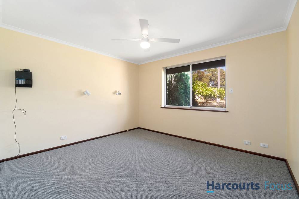 6 Curlew Court, KELMSCOTT, WA 6111