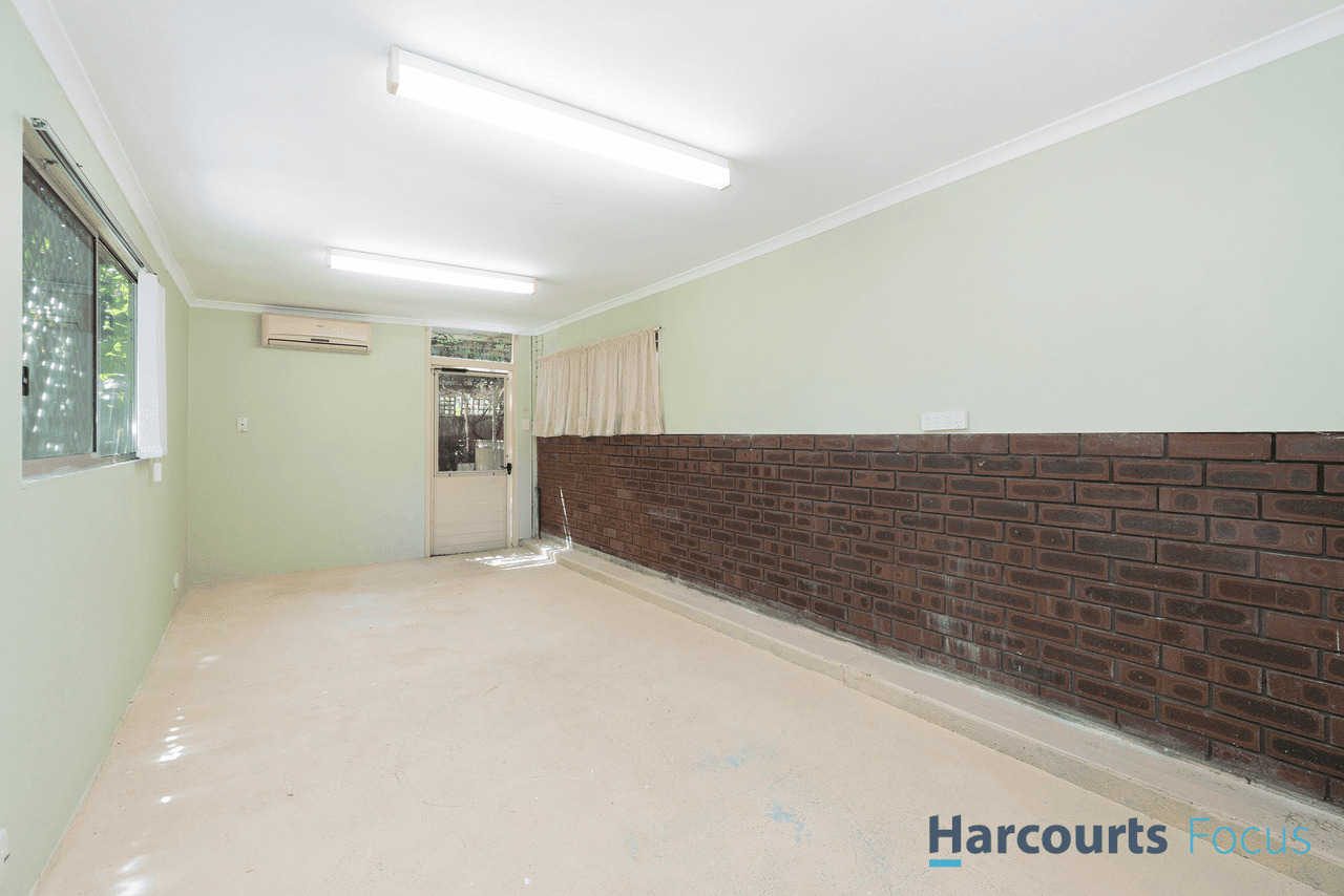 6 Curlew Court, KELMSCOTT, WA 6111