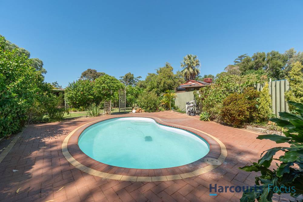 6 Curlew Court, KELMSCOTT, WA 6111