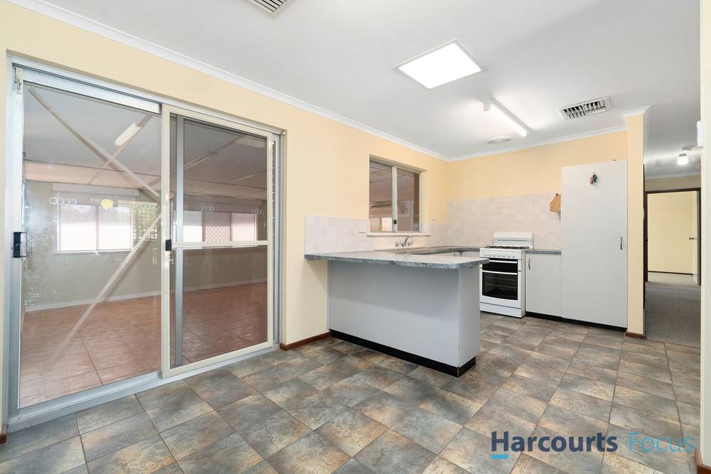 6 Curlew Court, KELMSCOTT, WA 6111