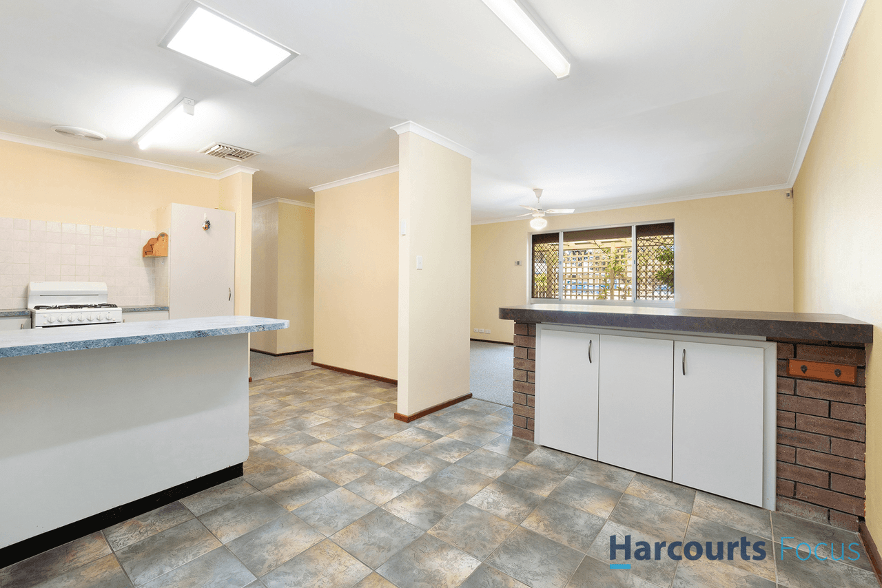 6 Curlew Court, KELMSCOTT, WA 6111