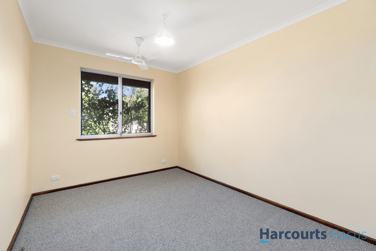 6 Curlew Court, KELMSCOTT, WA 6111