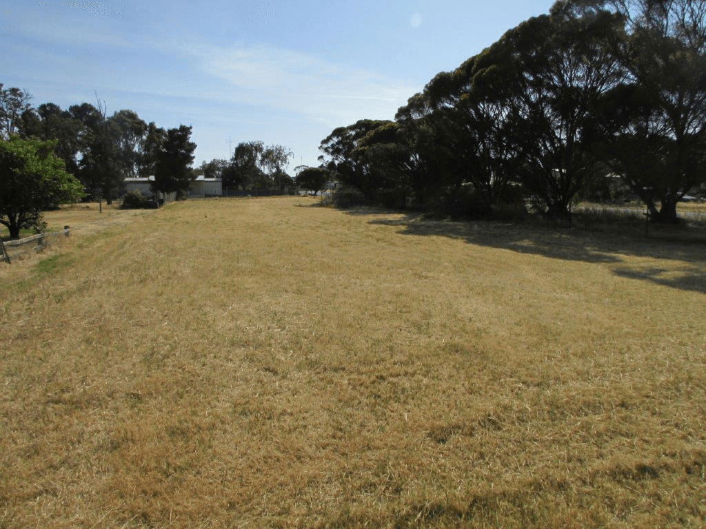 30 GLOUCESTER AVENUE, WOOMELANG, VIC 3485