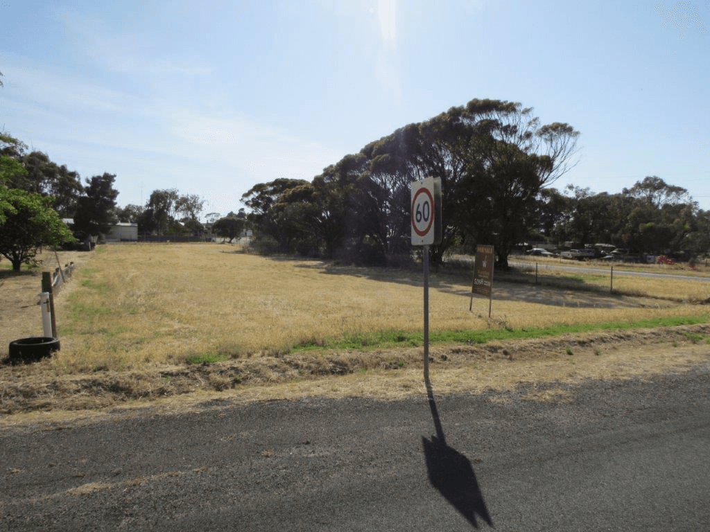 30 GLOUCESTER AVENUE, WOOMELANG, VIC 3485