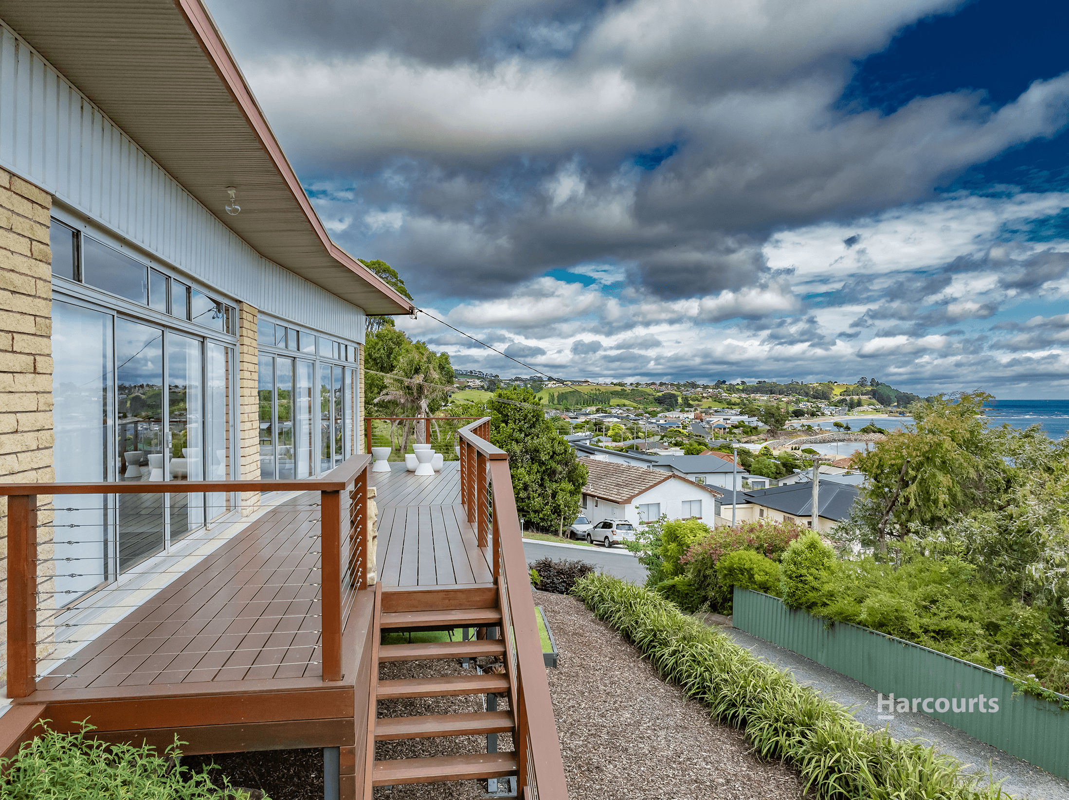 17 Seaside Crescent, PENGUIN, TAS 7316