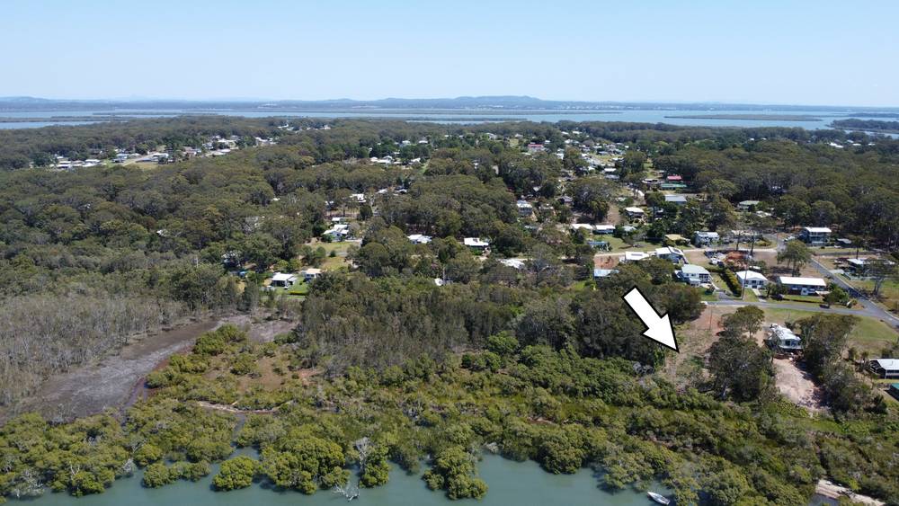11 INLET AVENUE, RUSSELL ISLAND, QLD 4184
