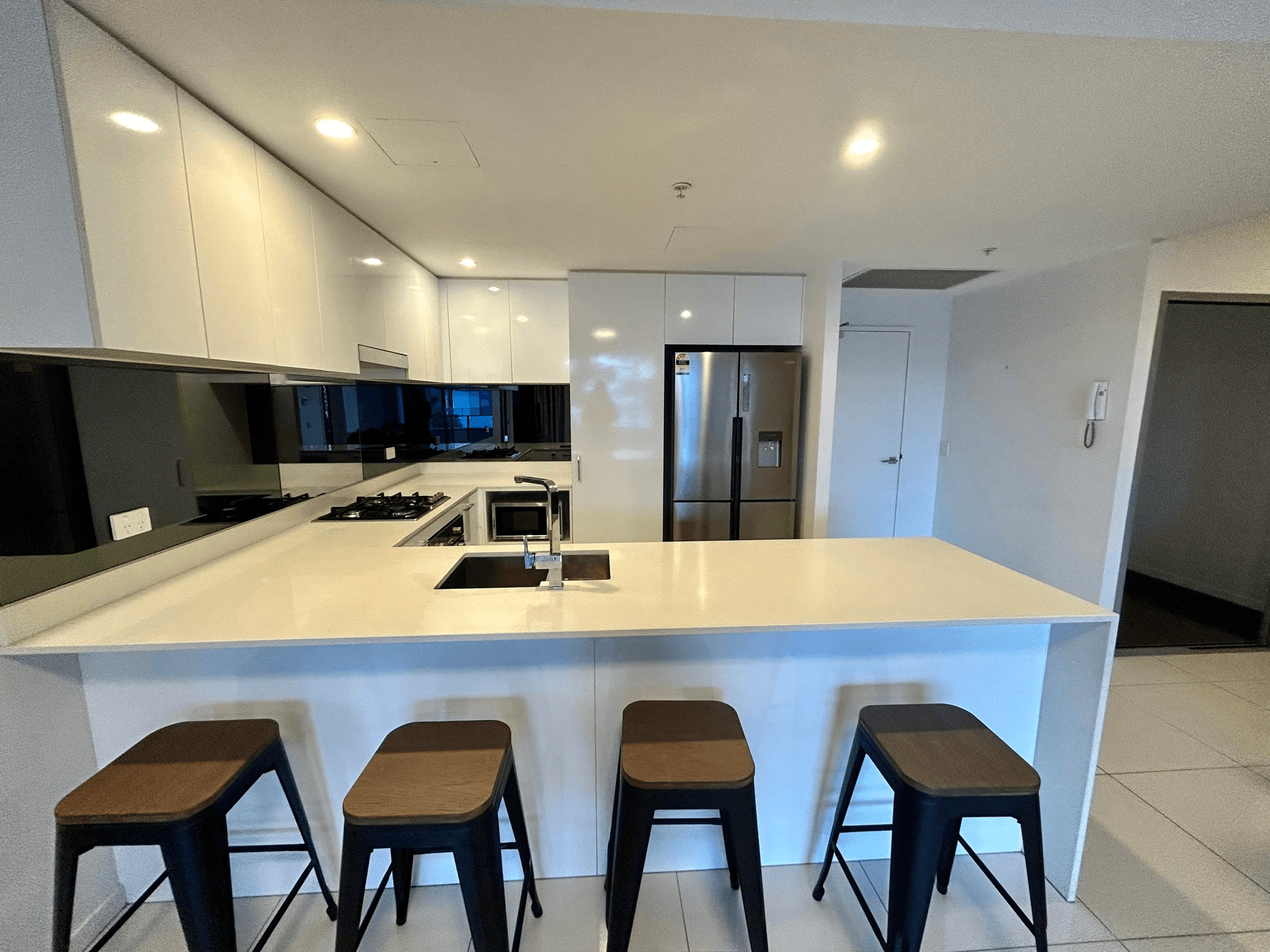 1107/5 Harbour Side Court, Biggera Waters, QLD 4216