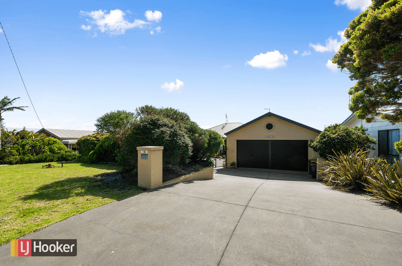 86 Lakeside Drive, LAKE TYERS BEACH, VIC 3909