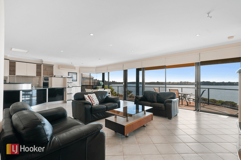 86 Lakeside Drive, LAKE TYERS BEACH, VIC 3909